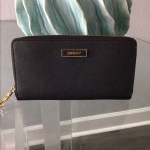DKNY Wallet